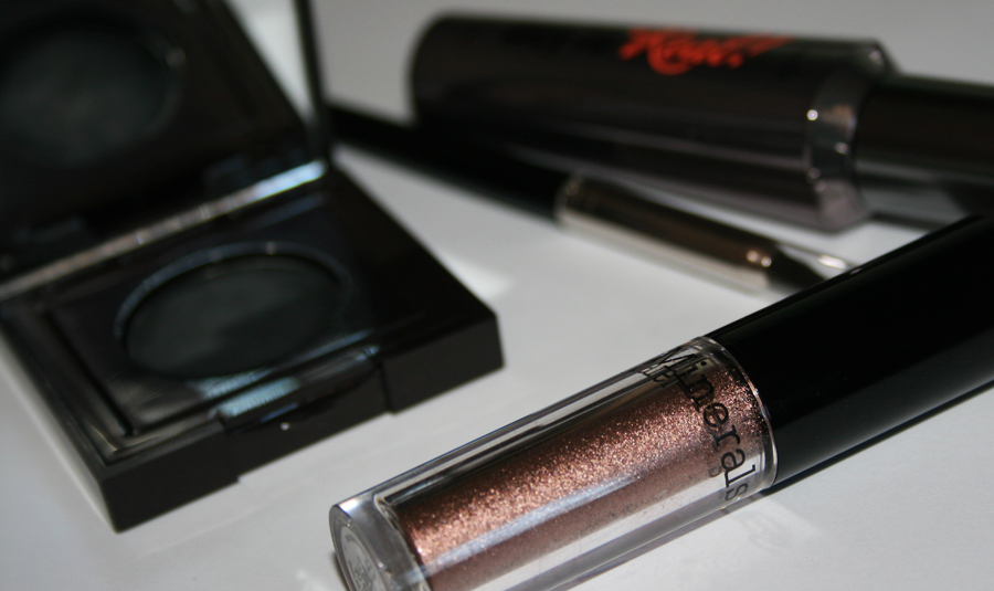 Make-Up avec "High Shine Eyecolor" Meteorite de bareMinerals