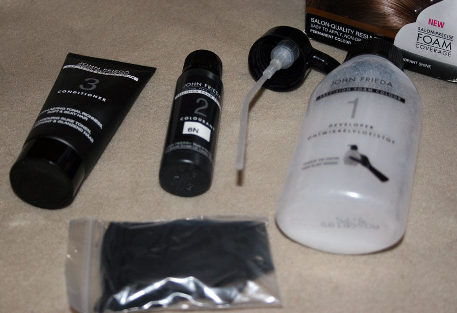 Coloration Precision Foam Colour - John Frieda