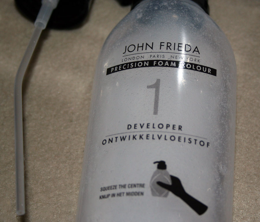 Coloration Precision Foam Colour - John Frieda