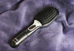 Une brosse qui rend vos cheveux brillants !